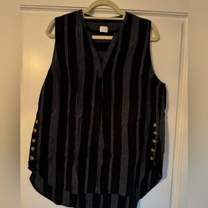 V-neck tunic sleeveless top